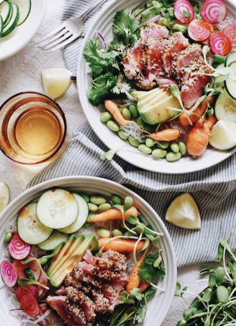 Seared ahi tuna bowl